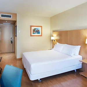 Sercotel Porta Barcelona 3* سانت خوسنت دسفيرن